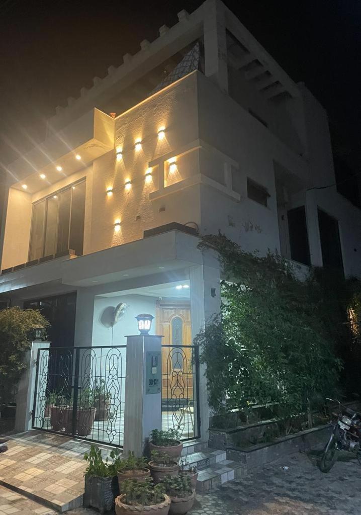 Grey Orchard Homestay - A Family Place Lahore Exterior photo